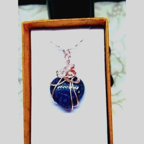 NATURAL HEART SHAPED Moss Agate & Rose Handmade Wire Wrapped Pendant Necklace - Picture 6 of 6
